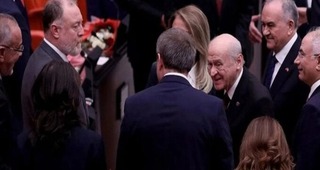 bahceli-el-sikisma.jpg